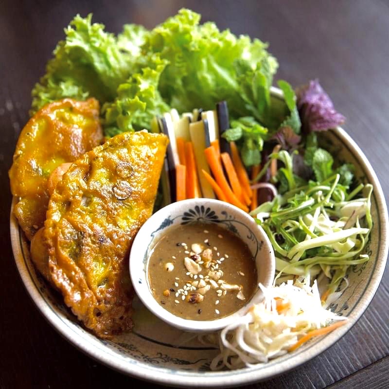Hoi An Street Food Guide: 15 Must-Try Local Dishes by a Native Guide