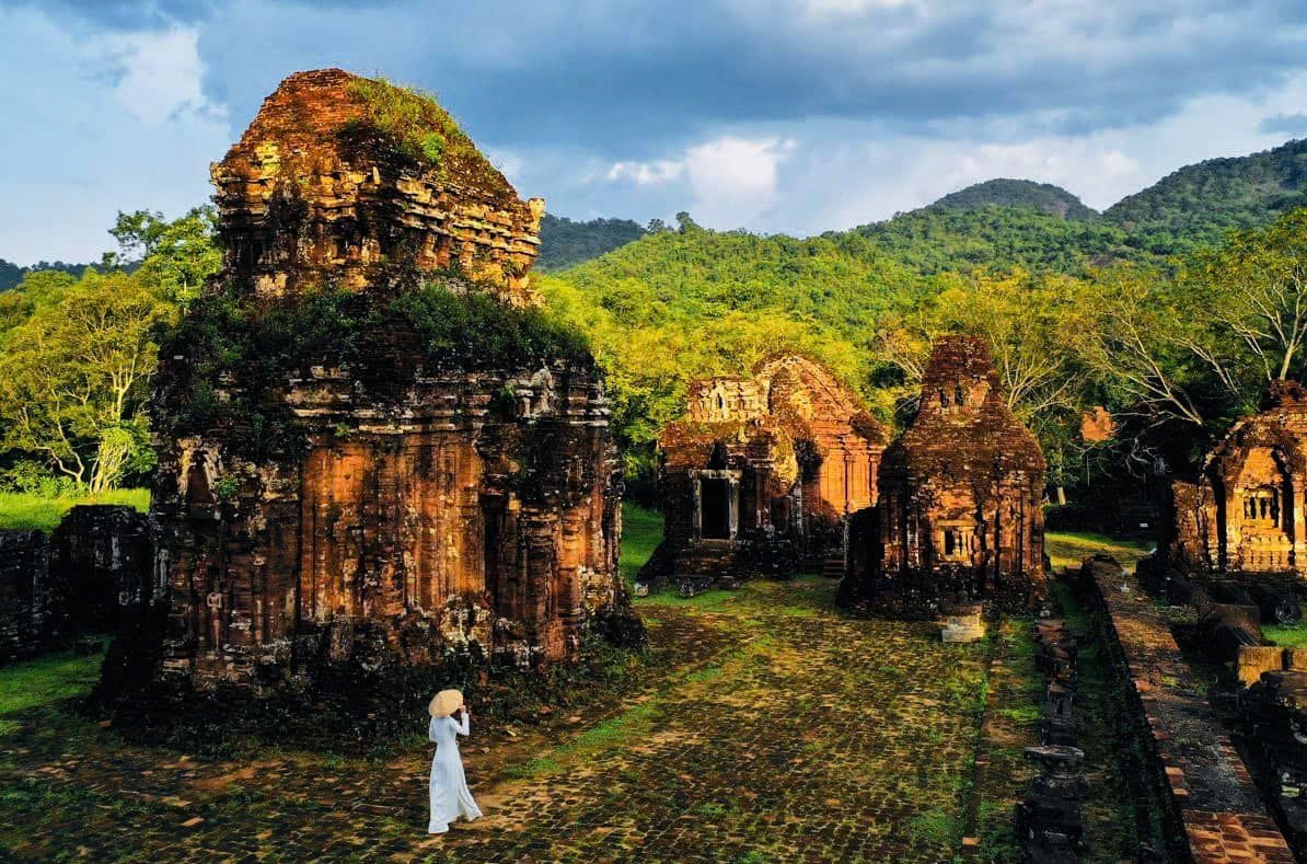 My Son Sanctuary at Sunset and Scenic Thu Bon River Cruise