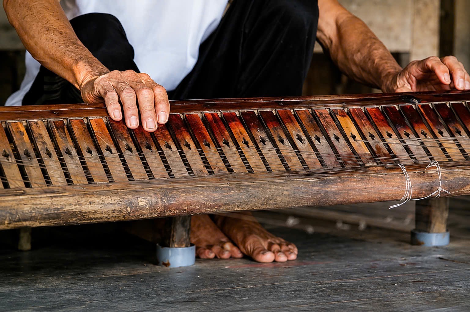 Traditional mat weaving artisans Hoi An sunrise tour