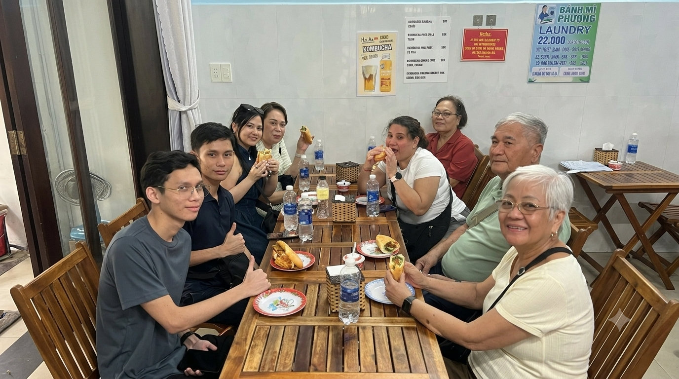 Guests on Hoi An street food tour