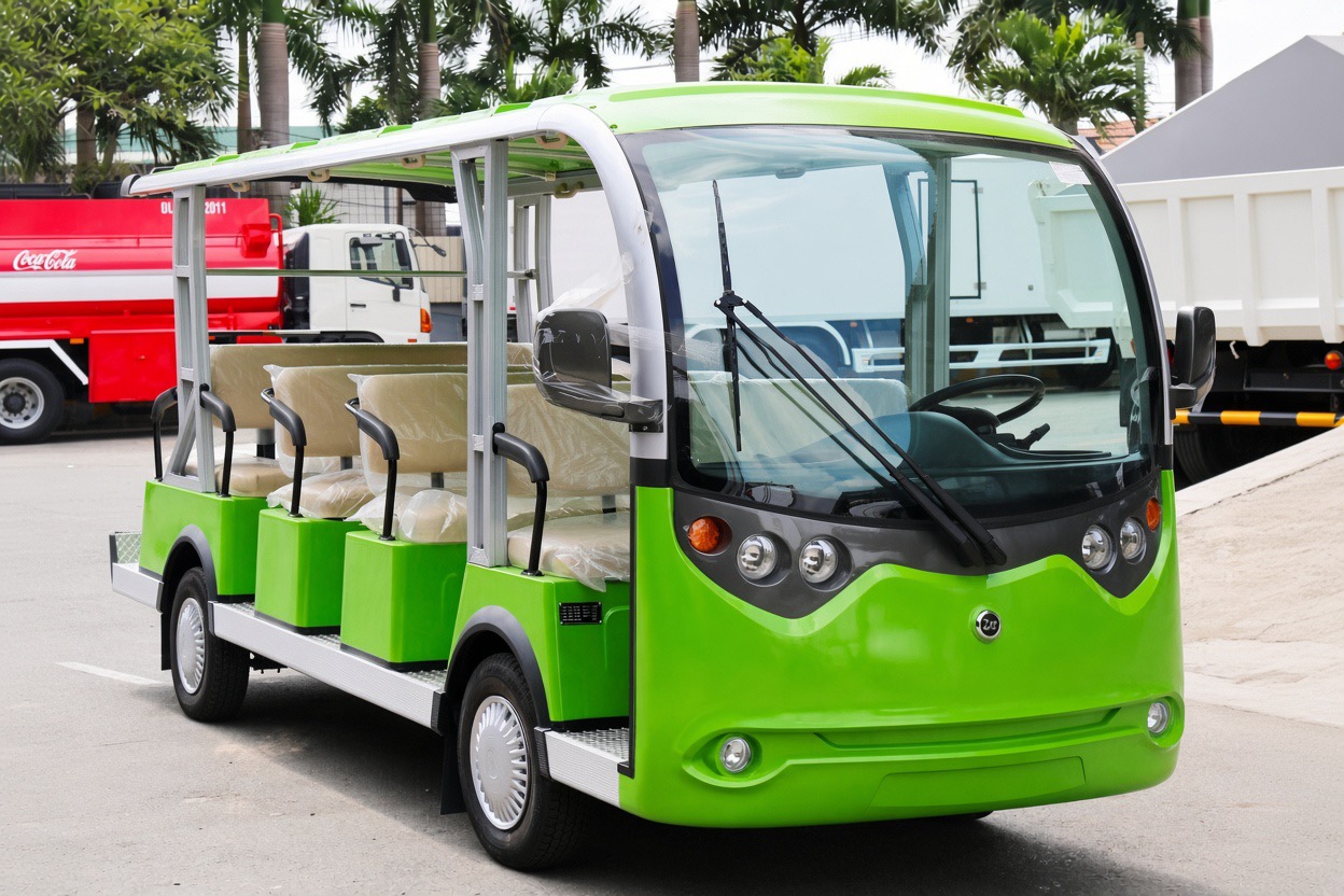 Electric buggy shuttle car transport in Hoi An Vietnam